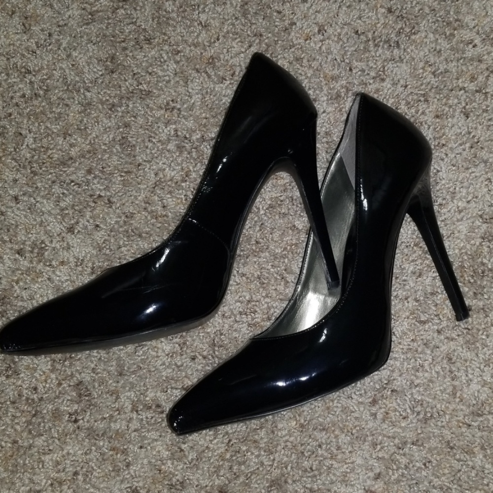 OFFERS? Carlos Santana black patent leather pumps - Picture 1 of 6